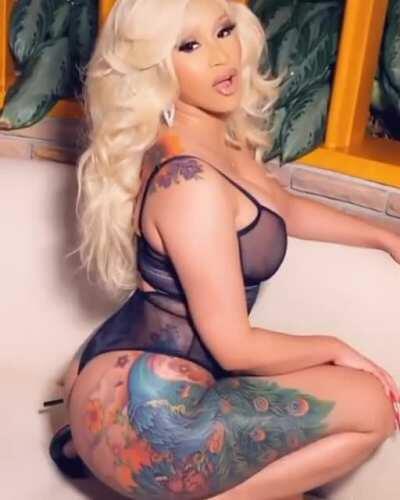 Cardi is too fine! 🤤