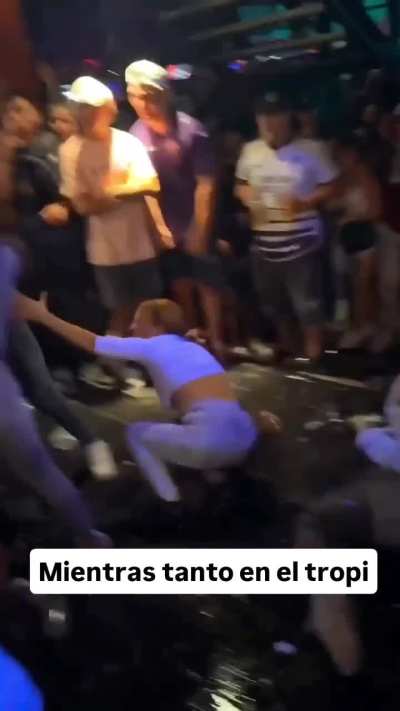 Se agarraron todos contra todos en el emblemático boliche Tropitango del conurbano bonaerense
