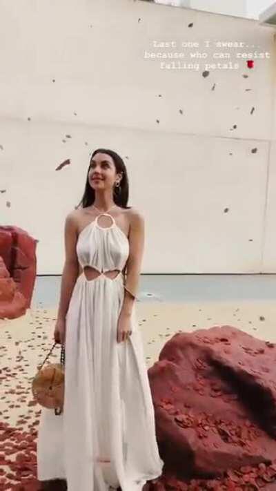 I don't think I've seen the video of this perfect dress before