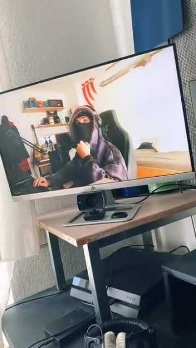 day in a life of a gamer