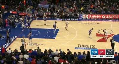 [Highlight] Fan throws a ball at Kemba Walker, interrupting play