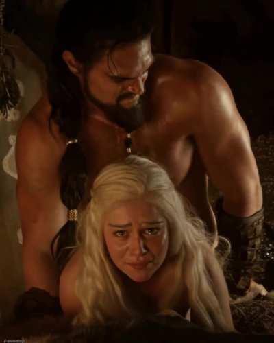 Emilia Clarke's legendary scene is so much better in slowmotion