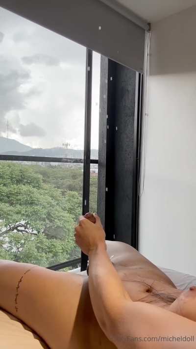 Cumming huge on the mirror 