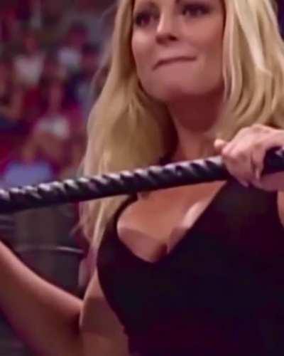 The facial expressions she makes are complete boner pleasers!