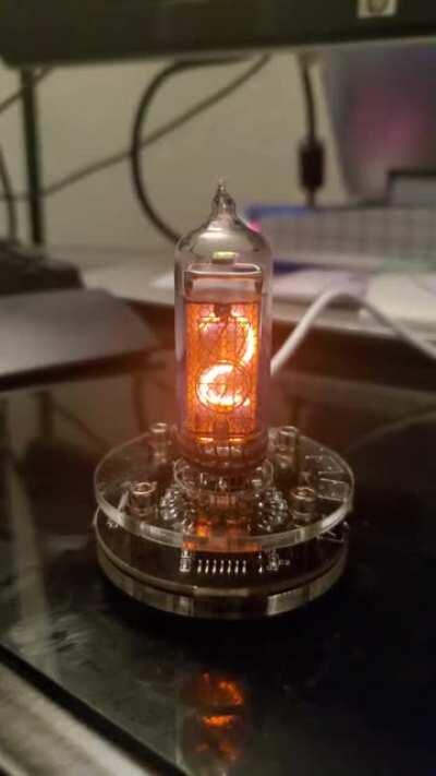 This single tube nixie kit from eBay. I love the warm glow of Neon ❤❤