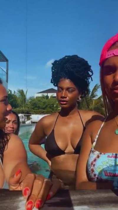 Taylor Rooks, DJ Millie & the gang🔥🔥🔥 Cant wait 4 their next get together