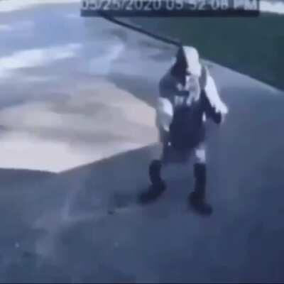 I don't know how to feel about this song by Dream...