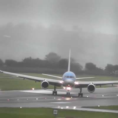 Hello aviation lovers! What do you think about this landing?