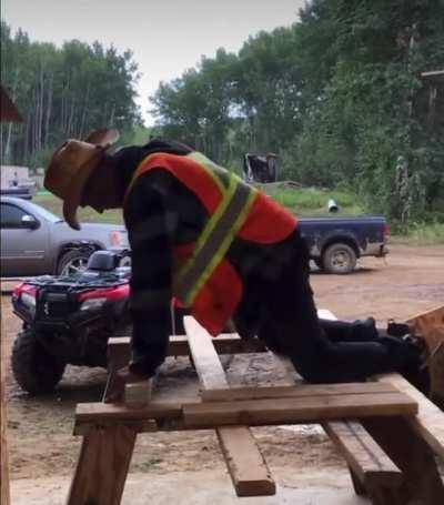 i SAW what he did 😏