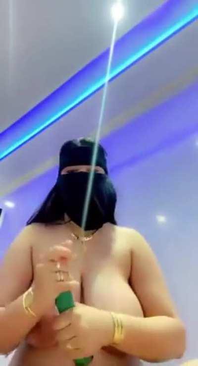 Arab Tits Masturbate