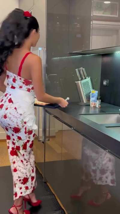 Alandaluz have to sacrifice for latina woman are here today. What a badass move!