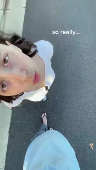 POV: you’re crystal rose Ezreal having a “serious conversation” with Serafiend the moment the ball ends