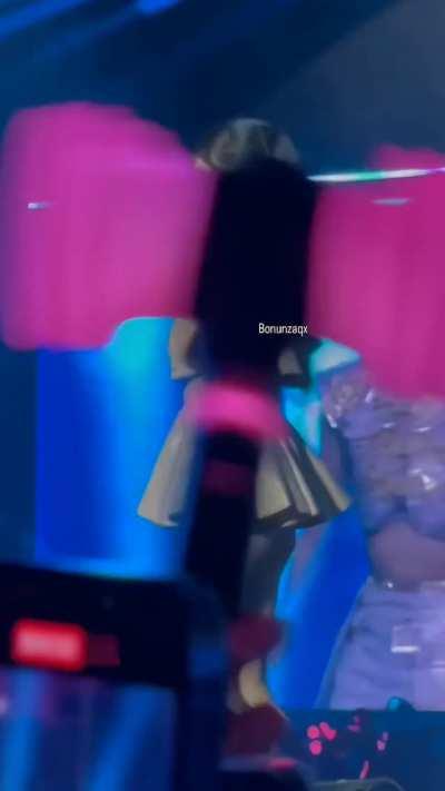 Jennie's juicy thighs and cheeks 💦