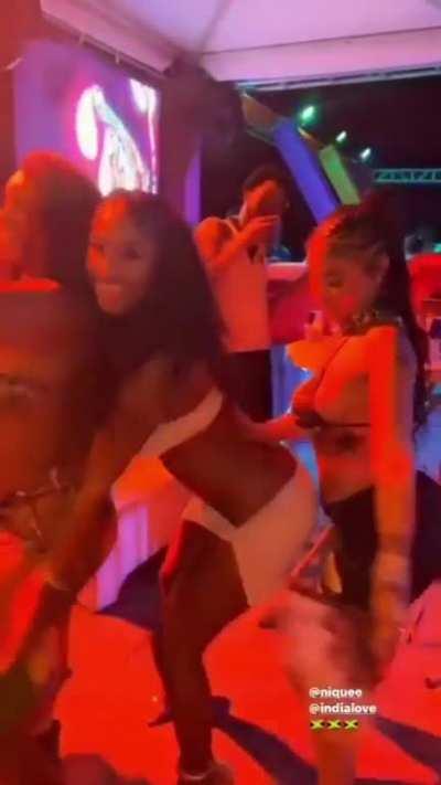 Best LifeAsNique compilation ever 😍🍑😍🍑😍