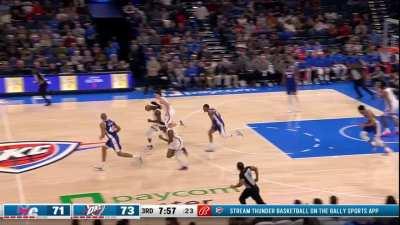 [Highlight] Holmgren blocks the shot then slams it down on the other end!