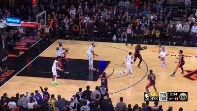 [Highlight] Knicks keep grabbing offensive boards but fail to make a bucket in 4 attempts in the same possession