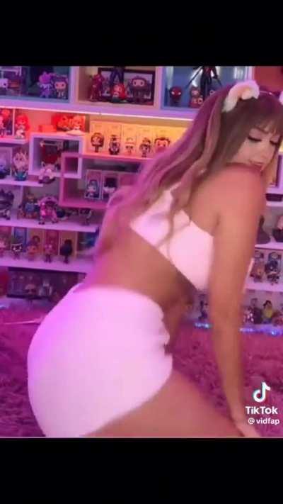 ¿Que prefieren? Sentones o rusa de Ari? 🤤🔥
