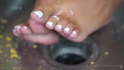 VIP User post, DM for folders