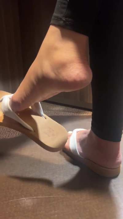 It’s easy to tease you in my flip flops 