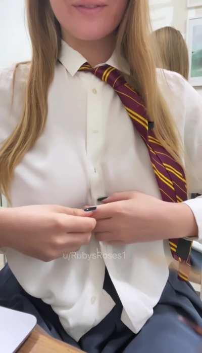 Hermione has two big secrets in her chamber 🤫