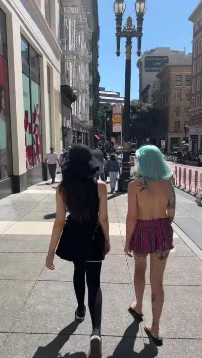 This was such a rush!! There were sooooo many people