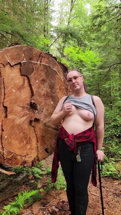 Big tiddies out in the woods!