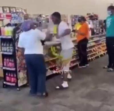 Mom delivers ass whooping to teen that skipped school on Zoom