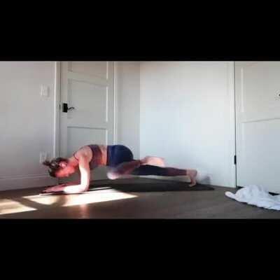 If she moans like this during workout..imagine..in bed.