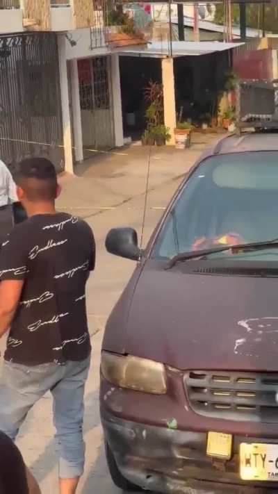 Workers from 2 funeral homes fight over dead body in Mexico