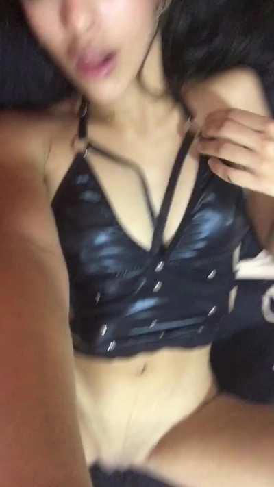 Knock knock, it's time to eat my coochie!