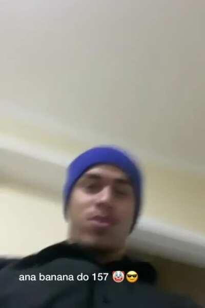 mu?qui?nha??? nós do 157 te amamos 🤡🤡😎🙌🏻 amém deus rei muca