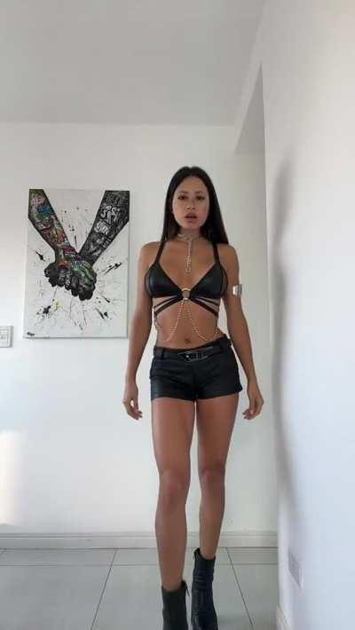 My pussy wants to squirt a lot today 💦