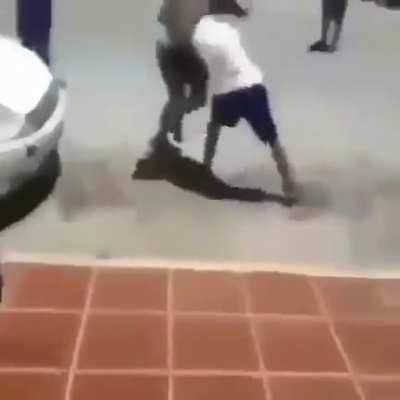 Eu e o ADM brigamos ! Desculpa por ter xingado o seu cachorrinho ! 😔