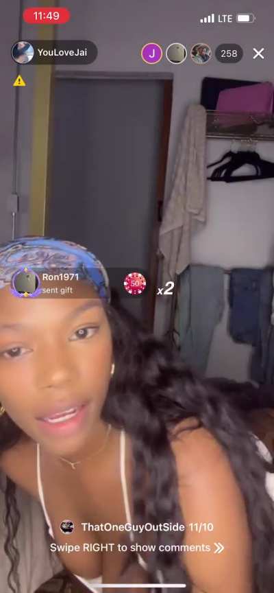 “YouLoveJai” on clapper