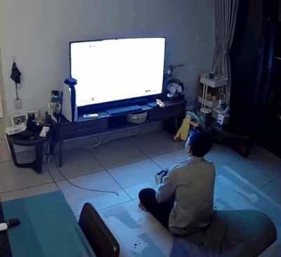 The controller, the TV and the Ego...