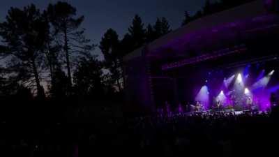 “back to the middle” (showing one of my new fave songs if theirs love with a clip from 8.28.21 in PDX)