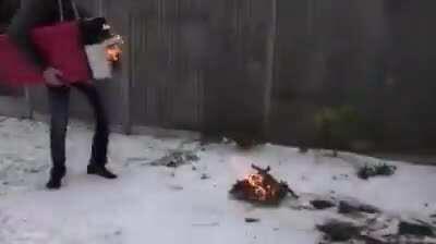 Kids I'm gonna teach you how you light a fire