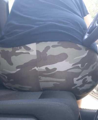 I’m Outside lol 🍑💨 #BBWFarts #LatinaFarts #Farting #MistressBubbly #BBW #PublicFarts #Farts #BubblyFarts