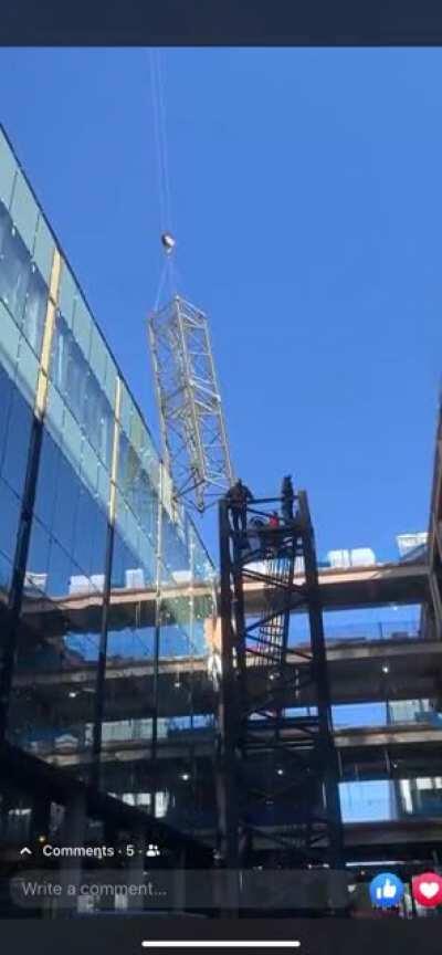 When tower crane dismantling does wrong ...