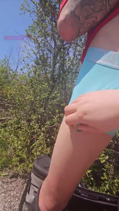 Leave your boyfriend at home and let's go for a hike