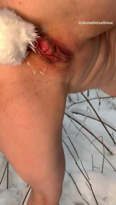 I am a horny bunny and i want to be fucked in a snowy forest 😋