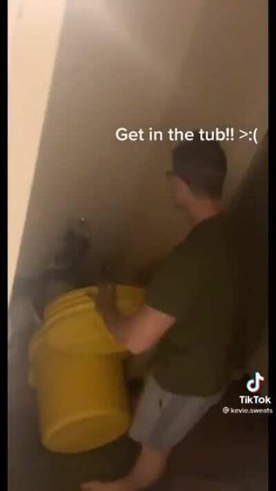 Trashpanda sneaks into Marine barracks