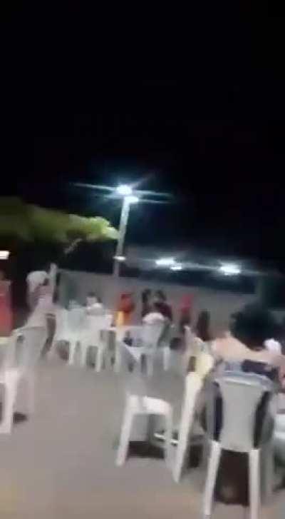 Podem me dizer o nome da musica?