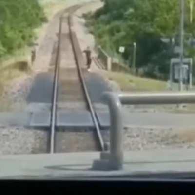 IDIOT gets the Daylights Scared Out of Him