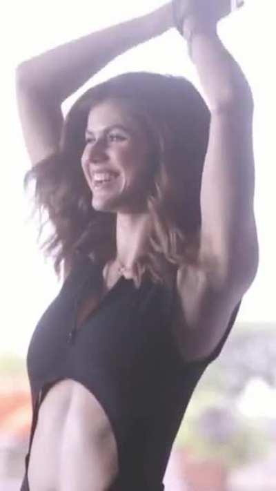 Alexandra Daddario Is Extremely Sexy