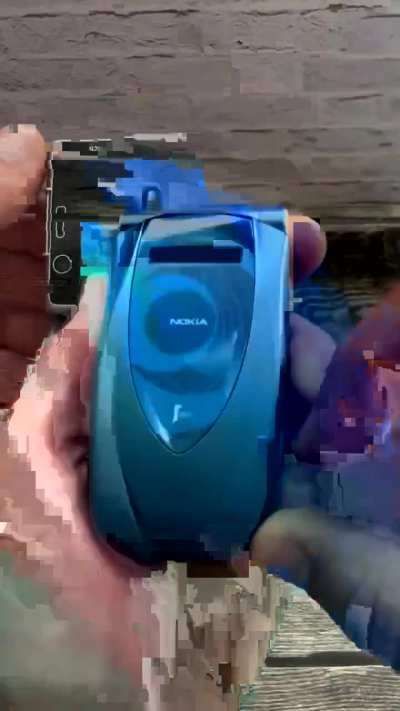 2000s phones were so creative with their designs