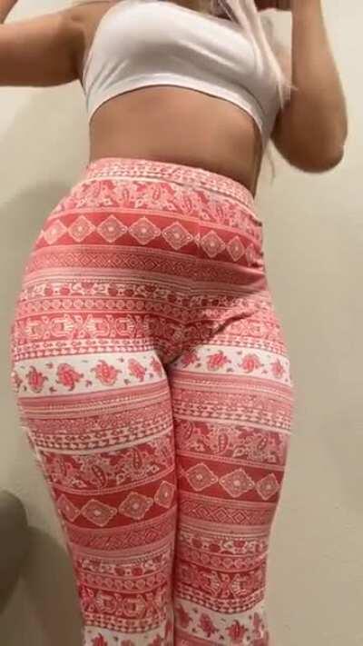 Front and back view of my new leggings! 😍 Also a tiny new micro thong! [OC]