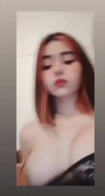 Bi ara ücretli show yapıyor deniyordu nerede yaptığını bilen var mı ya da yeni arşivi elinde olan varsa atabilir mi ? (irem.mrr ya da westfrows fiye geçiyor)