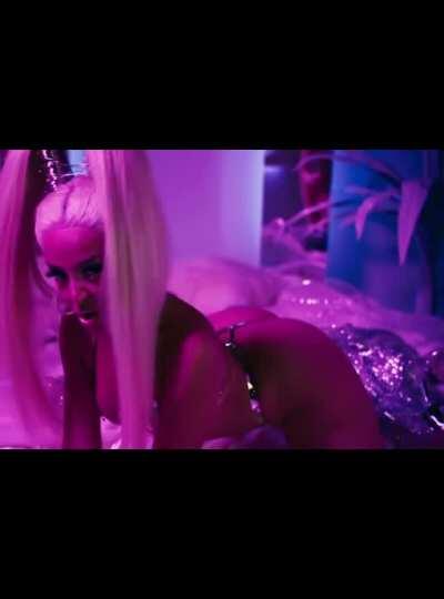 Bouncing on Bed 60fps