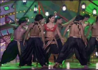 Katrina kaif bounce her 👀